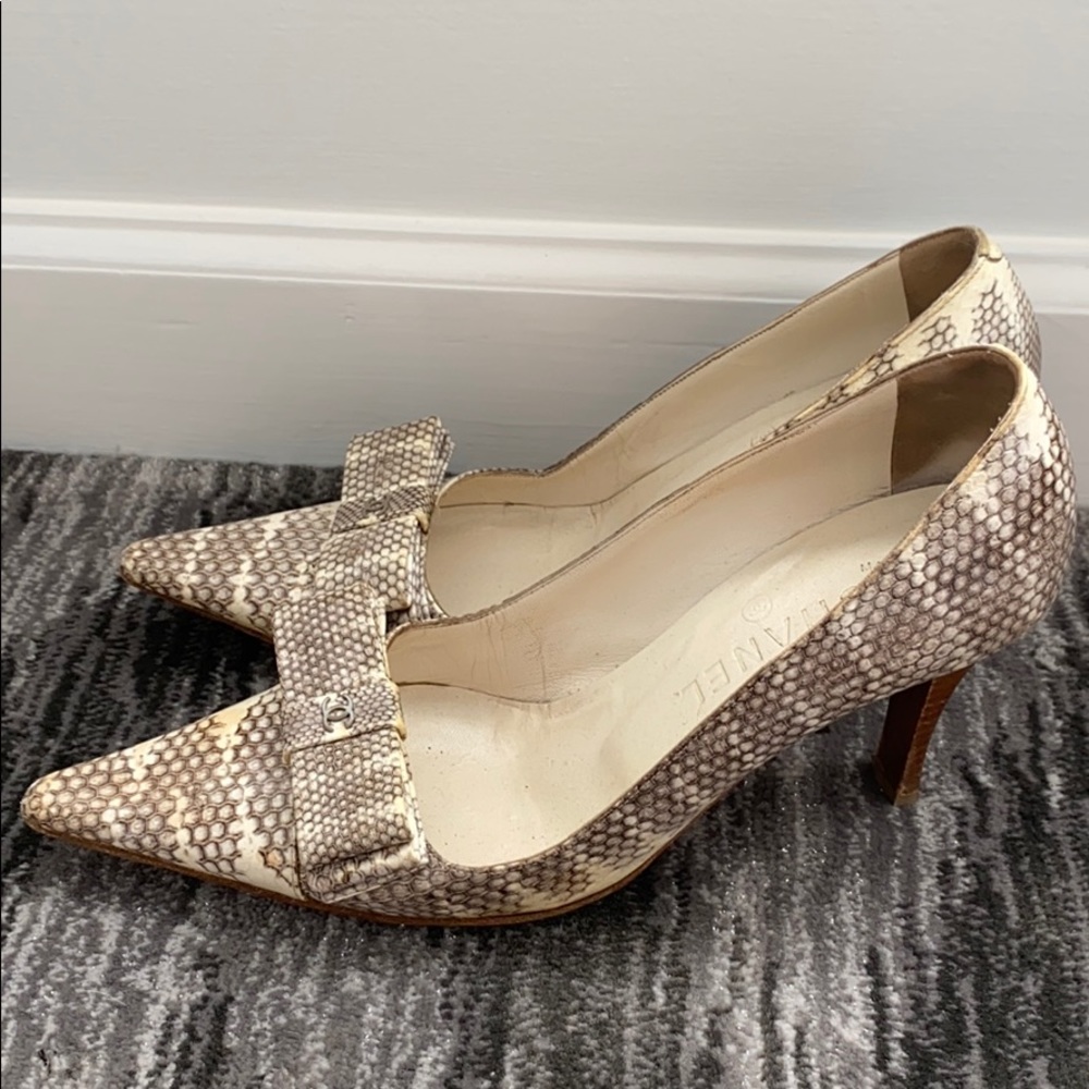 CHANEL snake skin leather heels size 38 - Picture 2 of 4